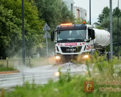 Вода з варшавських басейнів очищає вулиці міста